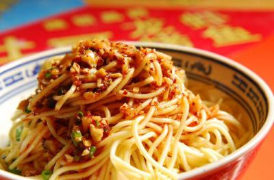 夏季小吃涼面培訓(xùn)哪里有？清爽可口令食客流連忘返